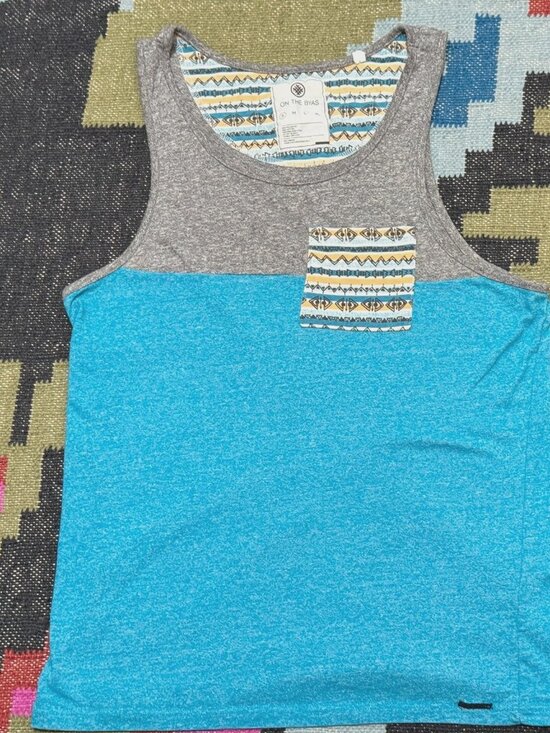 On The Byas Cotton Blend Tank, Southwestern Pattern Pocket, Heathered, Small - Picture 1 of 11